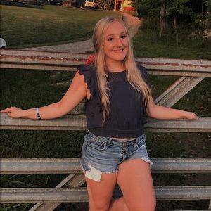 Meet your Posher, Emmie